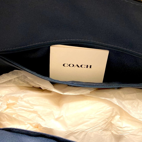 NWT!! Coach Kleo Carryall Tote Bag - Picture 16 of 16